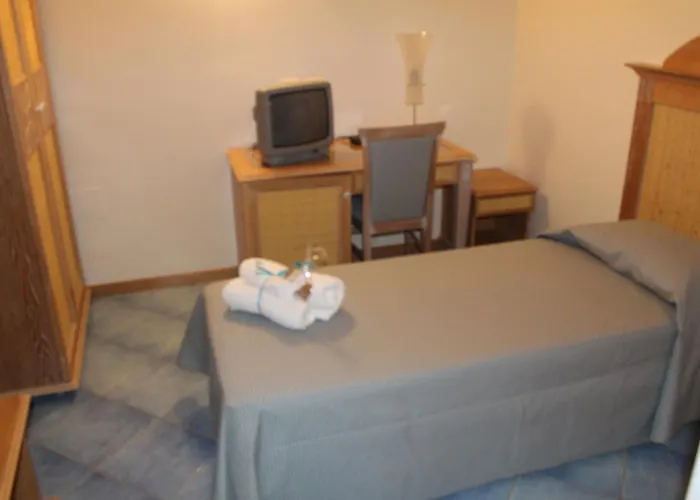 Le 3 Lanterne Hotel 4*