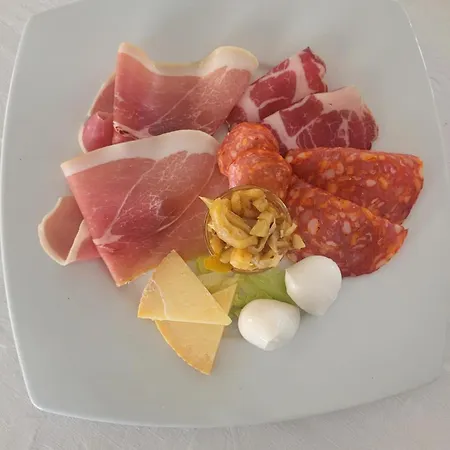 Le 3 Lanterne Hotel