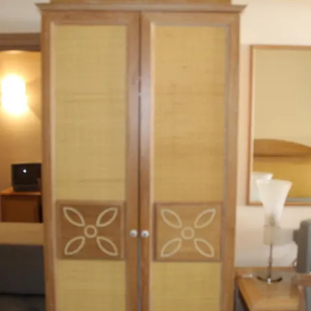 Le 3 Lanterne Hotel