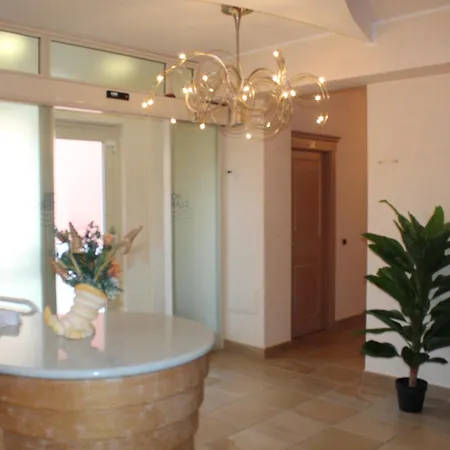 Hotel Le 3 Lanterne 4*