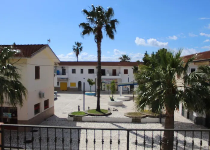 Le 3 Lanterne Hotel 4*